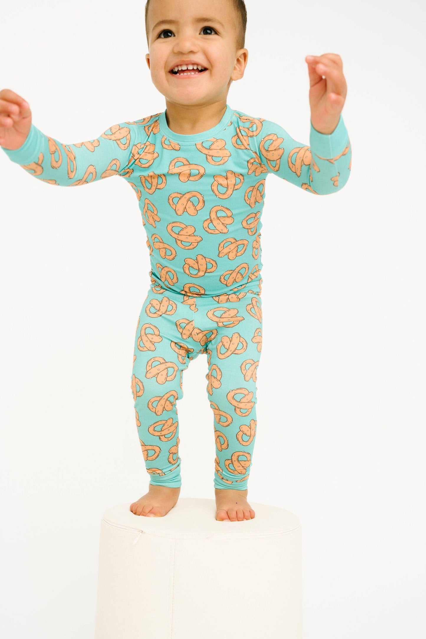 Pretzel Party Bamboo Set