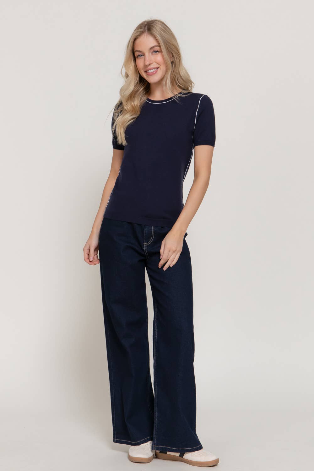 Short Sleeve Round Neck Knit Top with Contrasting Line