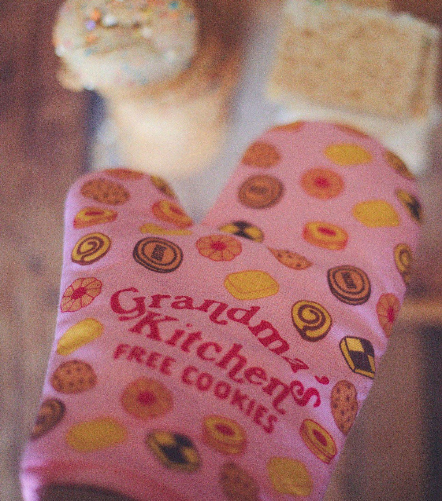 Grandma's Kitchen Free Cookies Oven Mitt