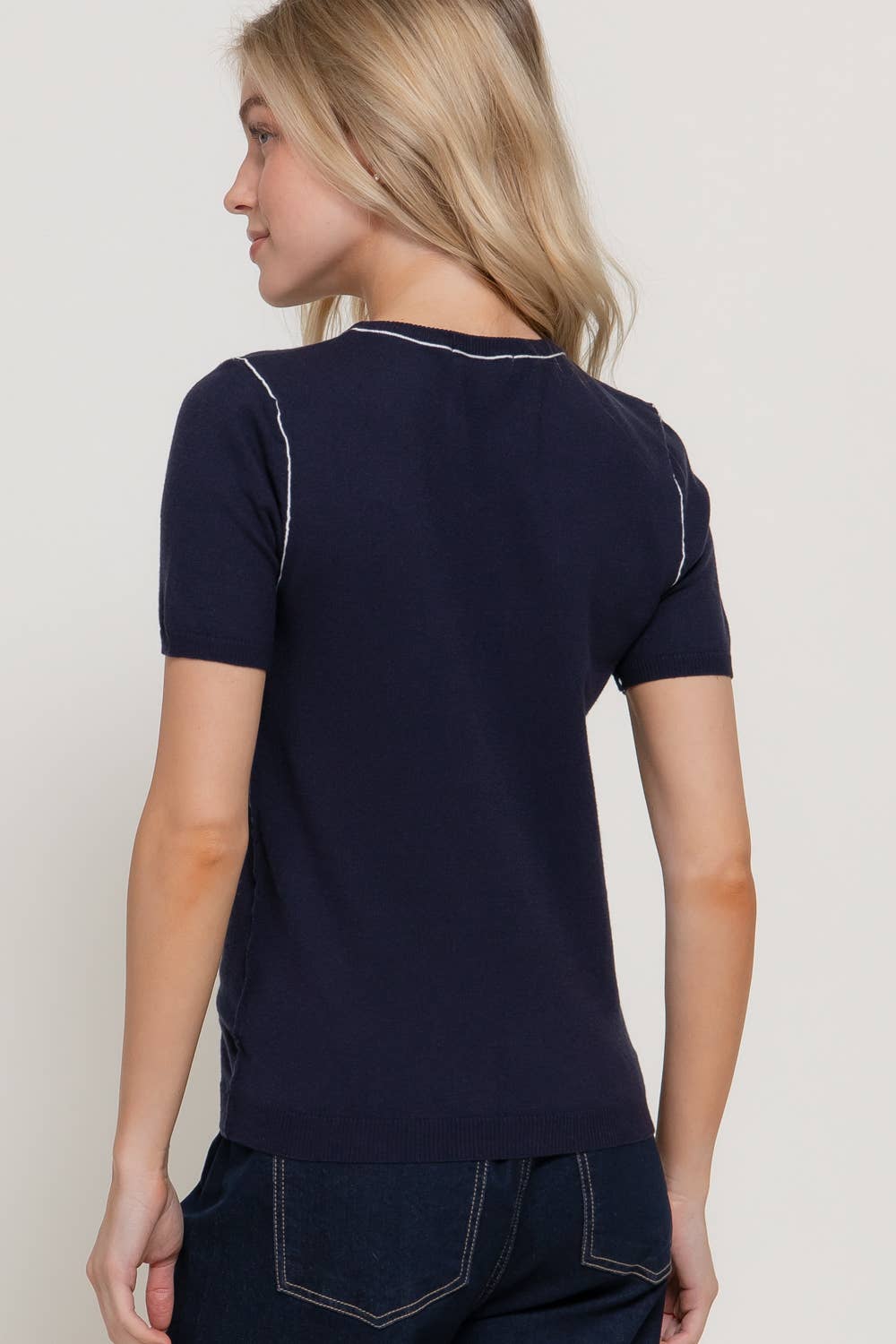 Short Sleeve Round Neck Knit Top with Contrasting Line