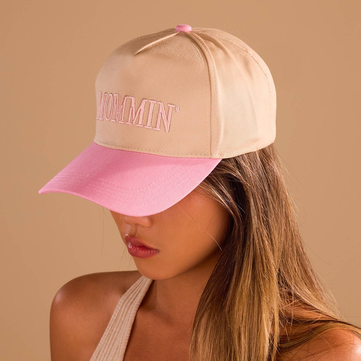 MOMMIN' Embroidered Trucker Hat