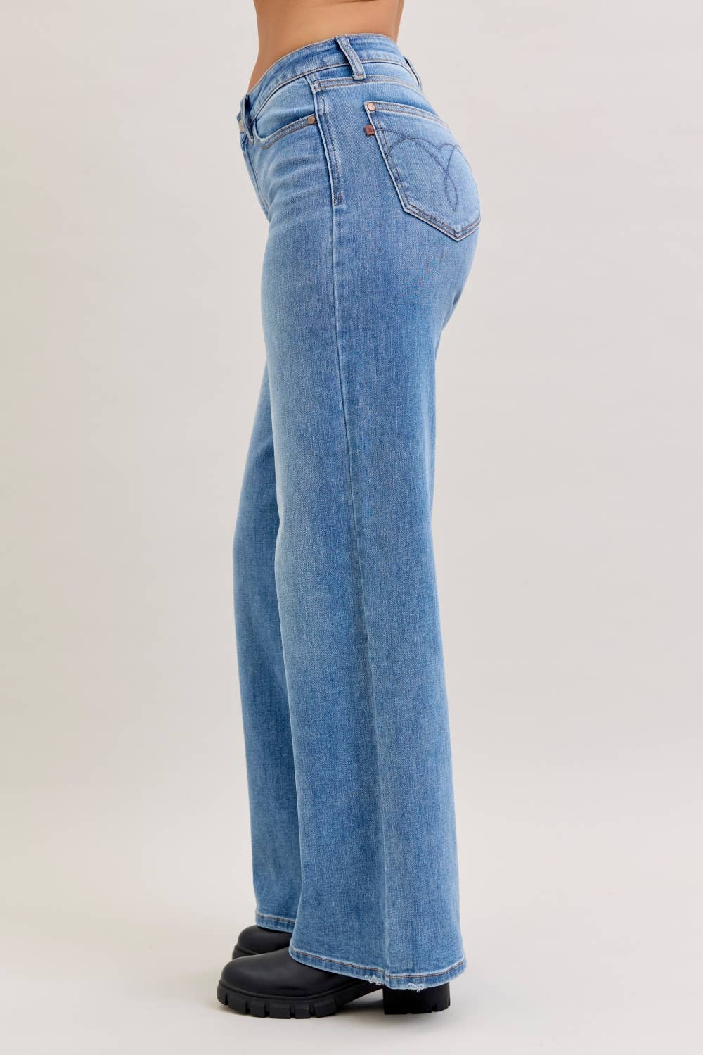Judy Blue Jeans Midrise Retro Wide Leg