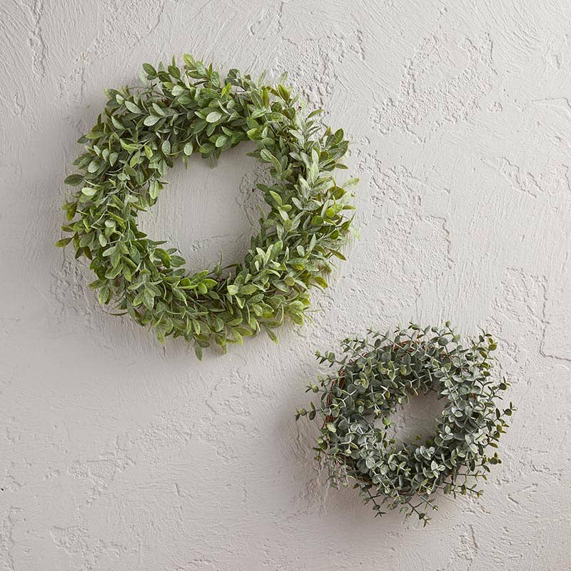 Tea Leaf Wreath