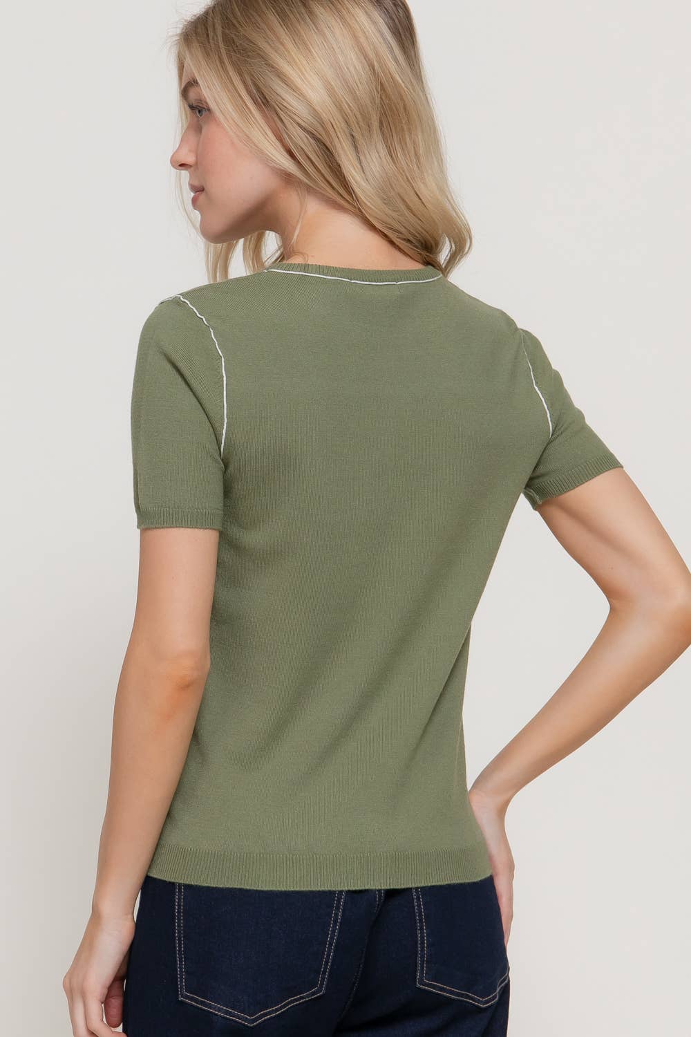 Short Sleeve Round Neck Knit Top with Contrasting Line