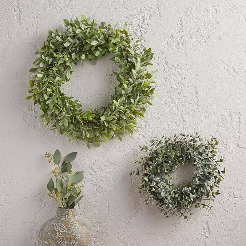 Tea Leaf Wreath