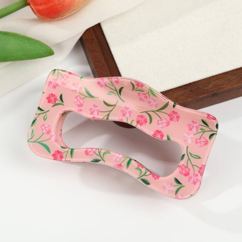 Floral Wavy Silhouette Claw Clip