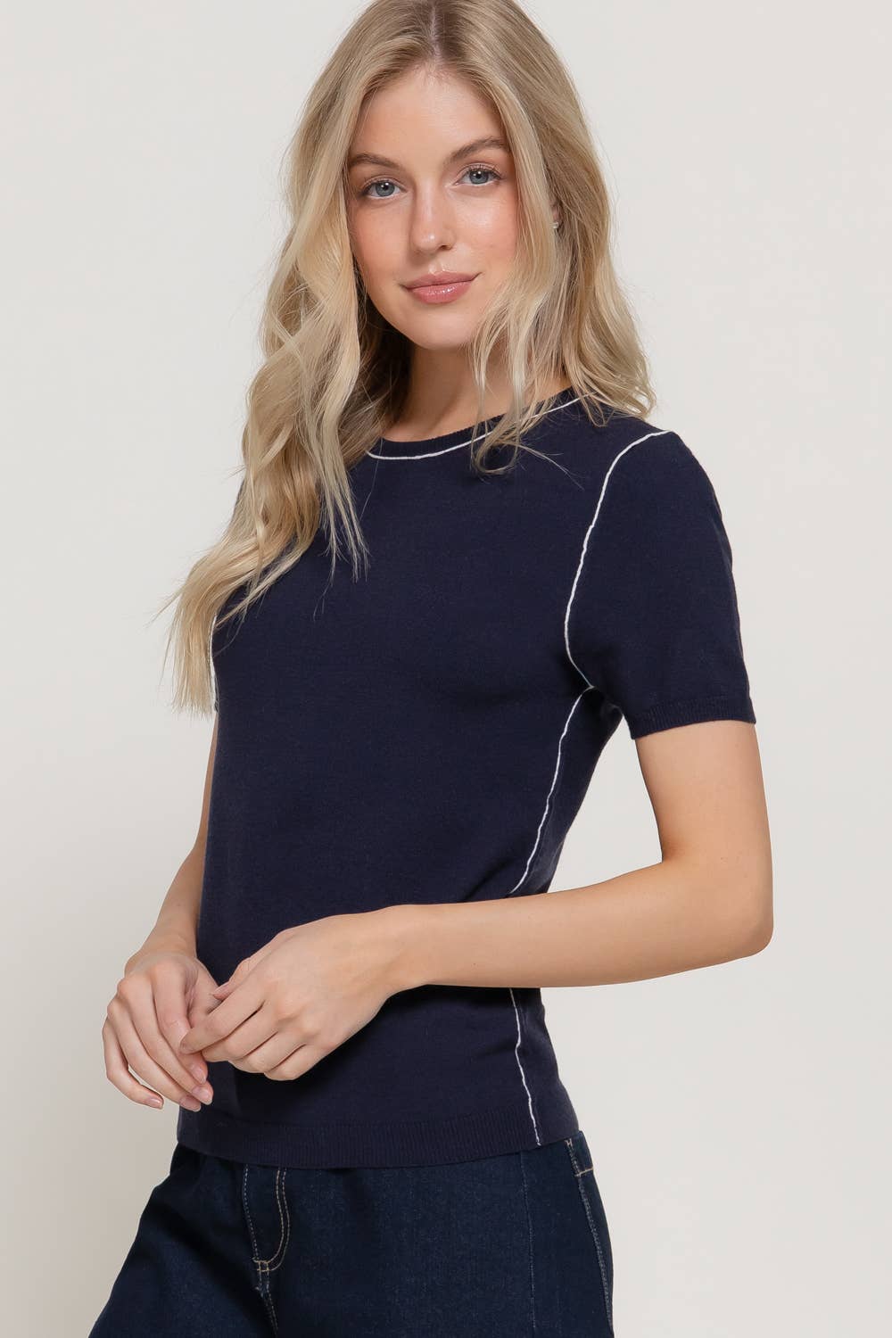 Short Sleeve Round Neck Knit Top with Contrasting Line