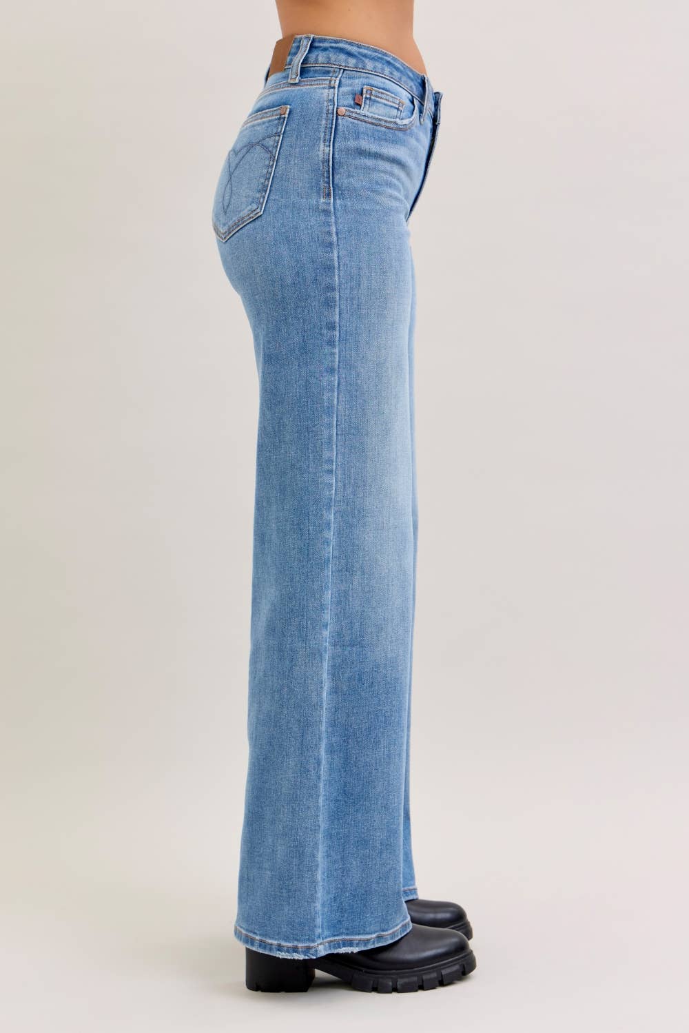 Judy Blue Jeans Midrise Retro Wide Leg