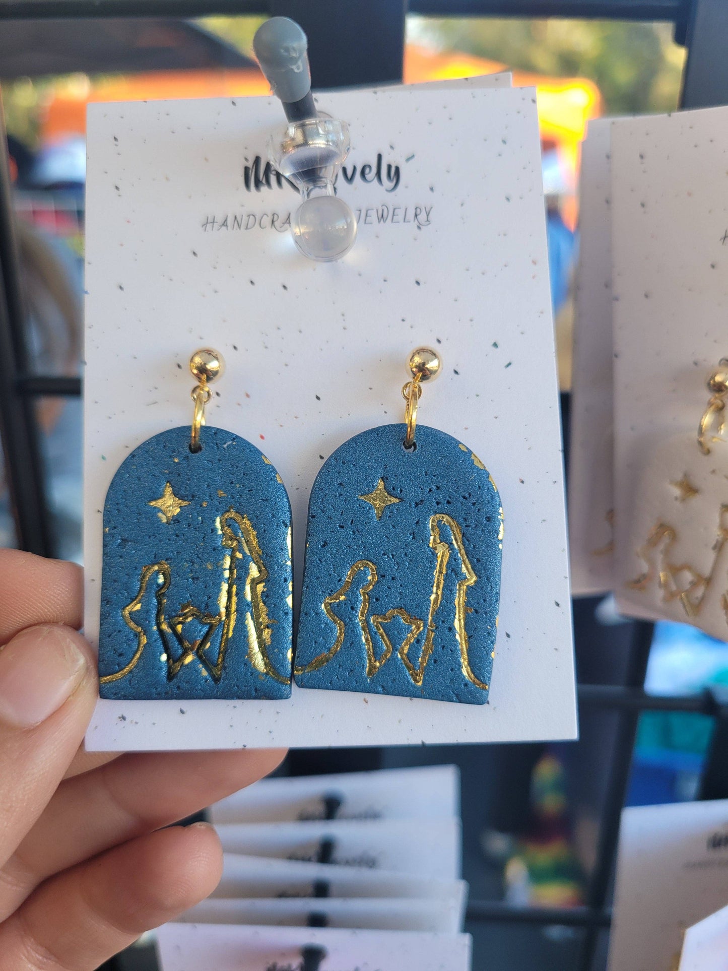 Gold Foiled Manger Scene Drops