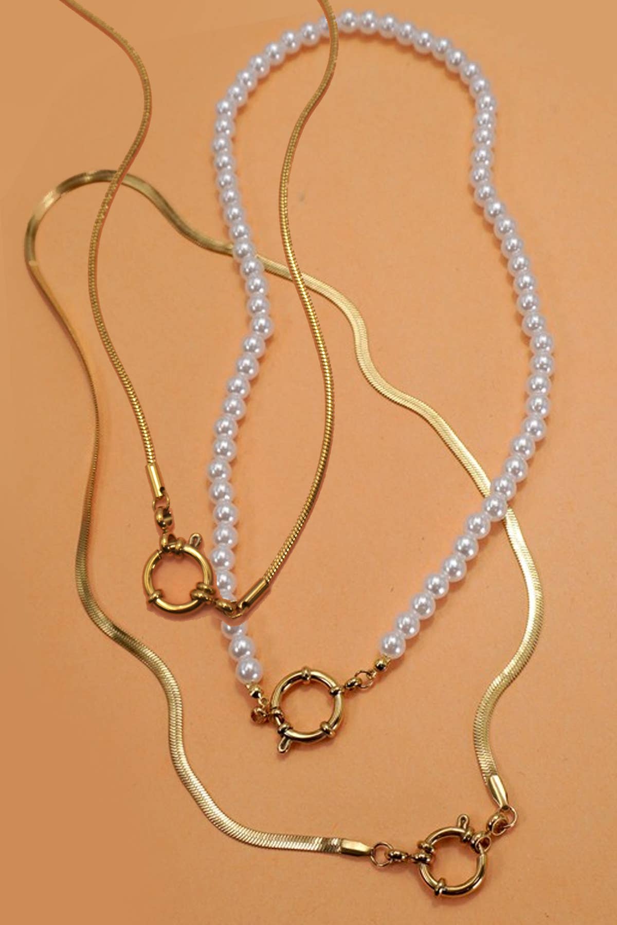 Pearl Spring Clasp Necklace