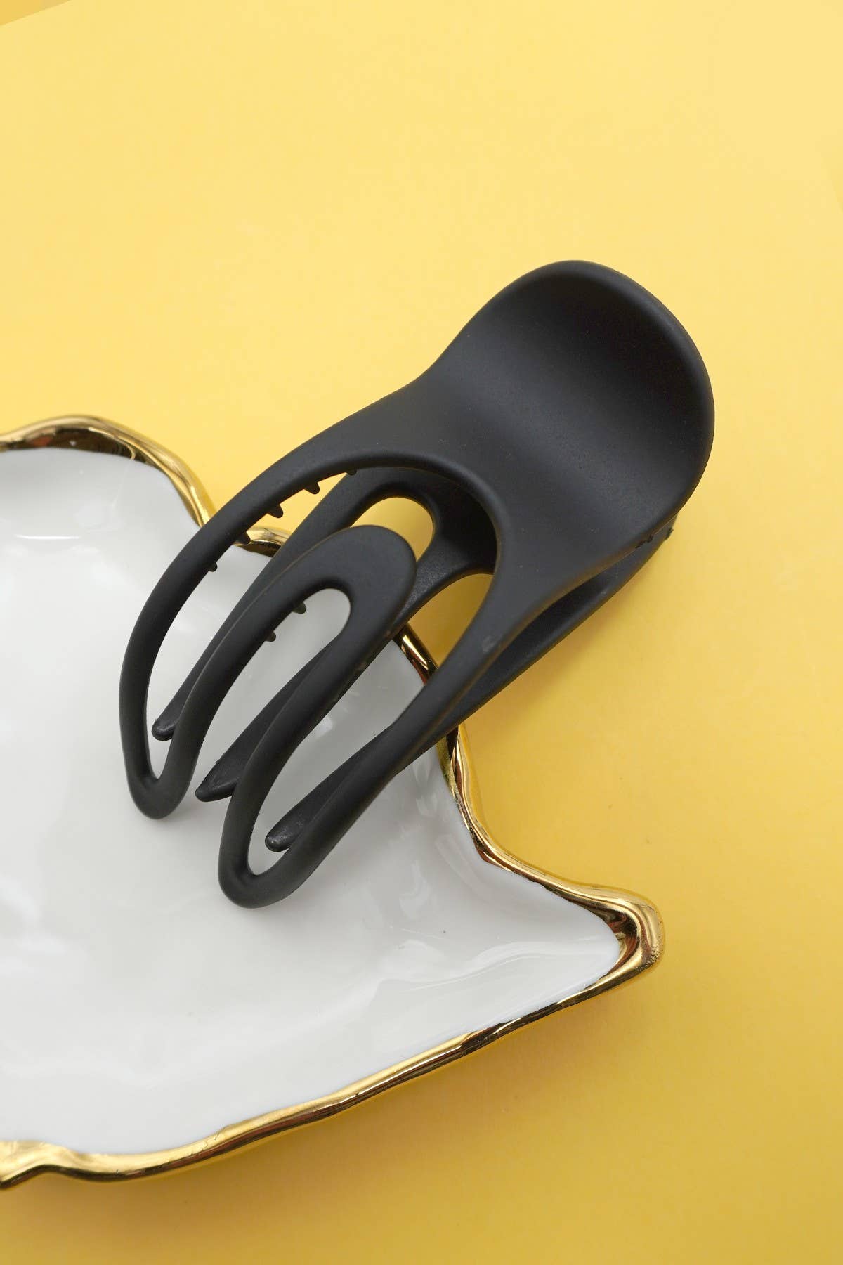 Mae Flat Hair Claw Clips